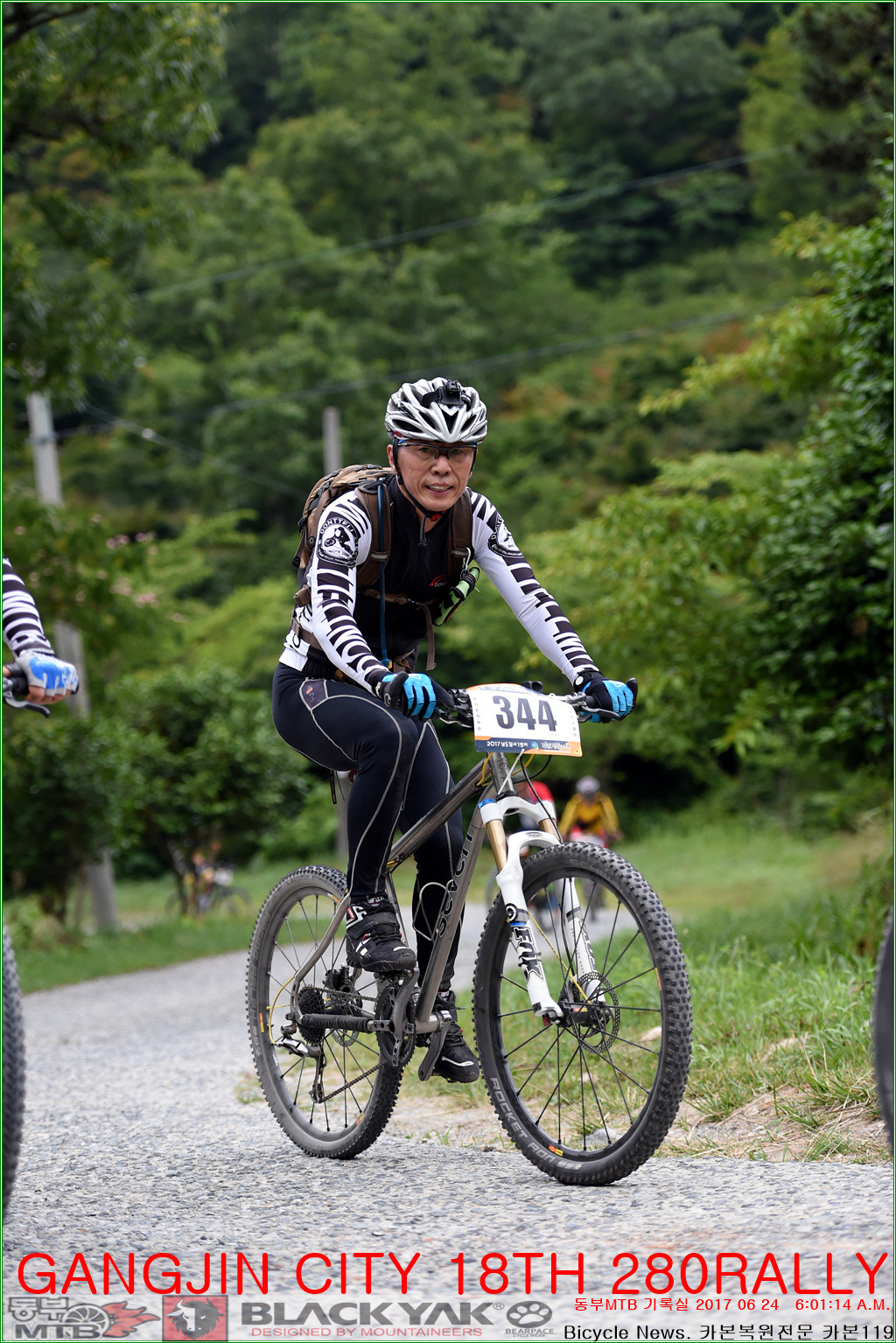 7618-e02d71ac-237068427_54122f65_GANGJIN2520280_0008.jpg